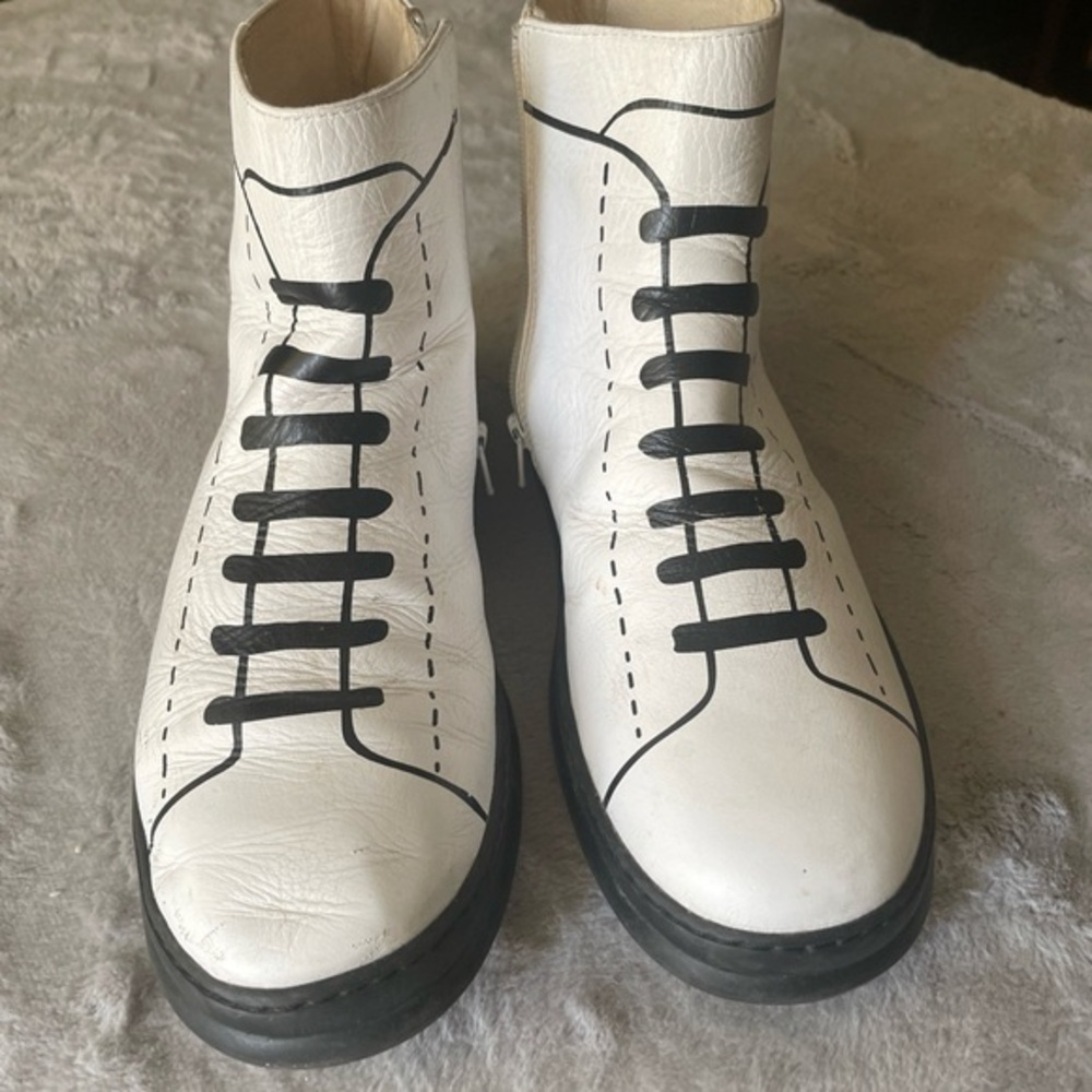 Stylish White and Black Men's High-Top Shoes